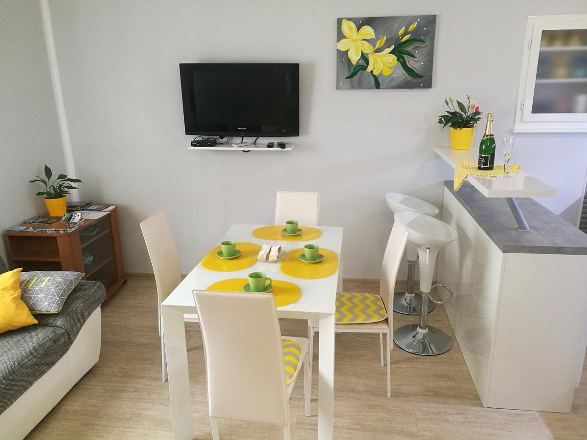 Apartment Cozy シベニク エクステリア 写真